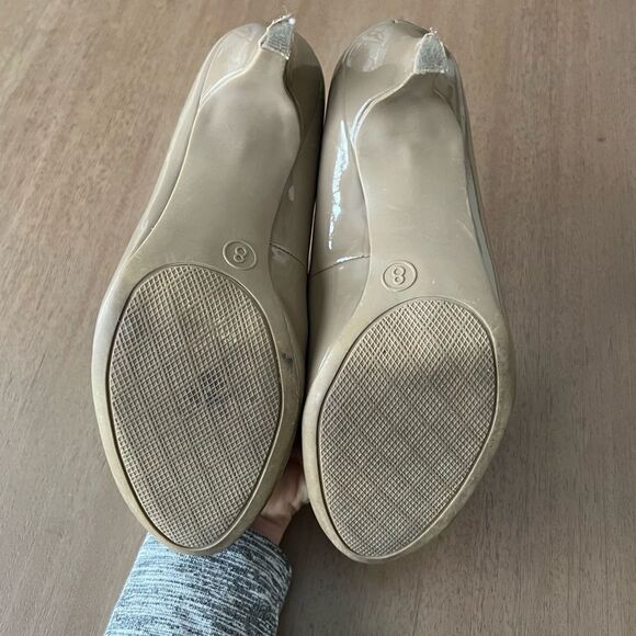 😊 3/$30 patent leather-like 3" heel round toe pumps Women's 8 TAUPE - Picture 9 of 13